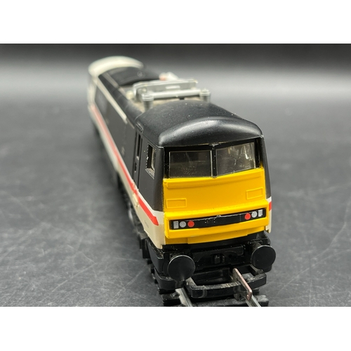 187 - Three Hornby Class 91 Intercity Locomotives & Dummies with seven Intercity coaches, Tested Runners
(... 