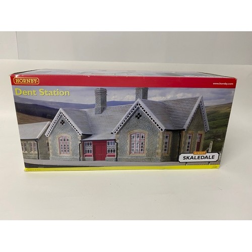 66 - 18 Hornby Skaledale Trackside Buildings, Platforms, Dapol & Wills Kits... (7500g) 
2 Single Sided St... 