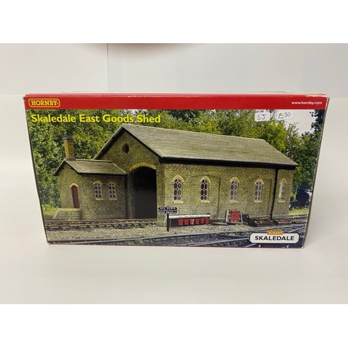 66 - 18 Hornby Skaledale Trackside Buildings, Platforms, Dapol & Wills Kits... (7500g) 
2 Single Sided St... 