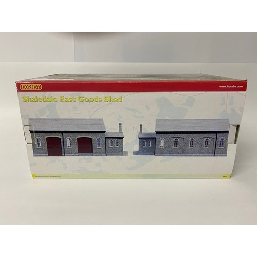 66 - 18 Hornby Skaledale Trackside Buildings, Platforms, Dapol & Wills Kits... (7500g) 
2 Single Sided St... 