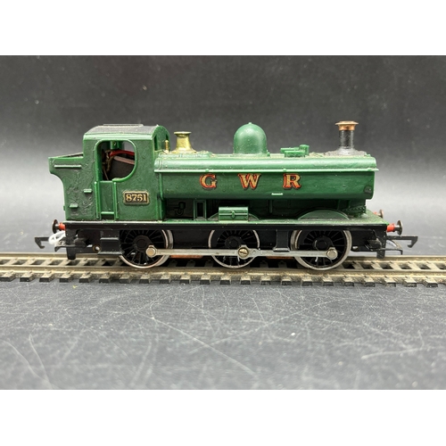 249 - Three OO GWR Steam locomotives, two tested Runners
(1000g)
Hornby R051 Class 57XX 0-6-0PT 8751 in GW... 