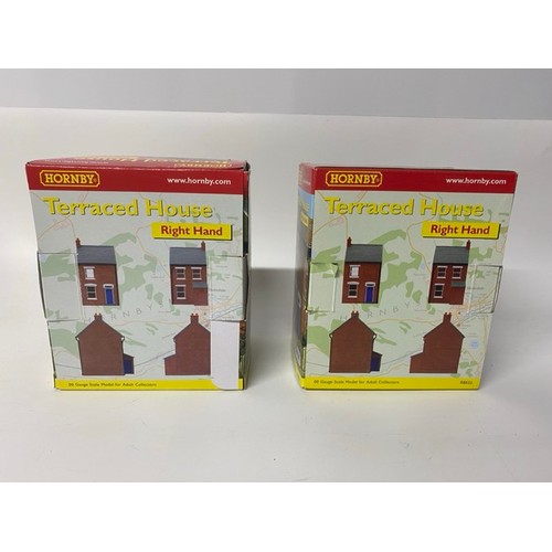 67 - Hornby, Wills & Presier Trackside buildings & Accessories. (11). (3200g)
Hornby Holly Farn House
Hor... 