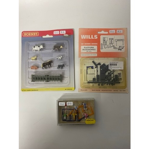 67 - Hornby, Wills & Presier Trackside buildings & Accessories. (11). (3200g)
Hornby Holly Farn House
Hor... 