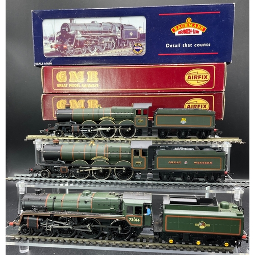 253 - OO Bachmann Branchline 32-504 Standard class 5MT 73014 & BR1 tender in BR green with late crest, and... 