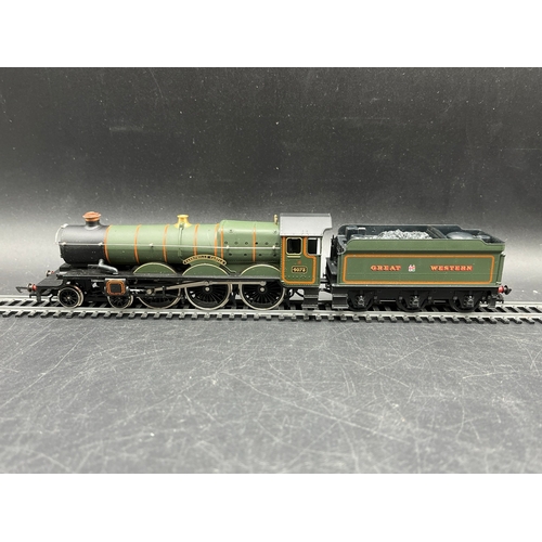 253 - OO Bachmann Branchline 32-504 Standard class 5MT 73014 & BR1 tender in BR green with late crest, and... 