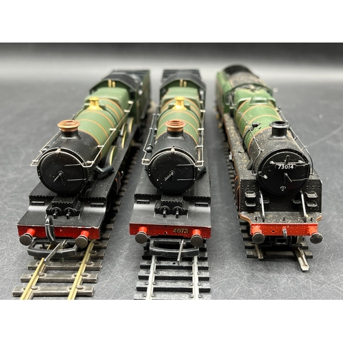 253 - OO Bachmann Branchline 32-504 Standard class 5MT 73014 & BR1 tender in BR green with late crest, and... 