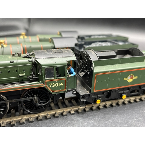 253 - OO Bachmann Branchline 32-504 Standard class 5MT 73014 & BR1 tender in BR green with late crest, and... 