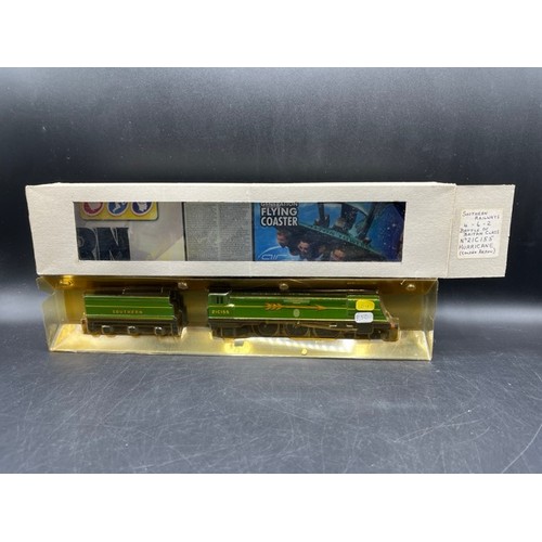 254 - Five OO gauge Steam locomotives, each Tested Runners
(1400g)
Hornby Battle Of Britain Class 4-6-2 'H... 