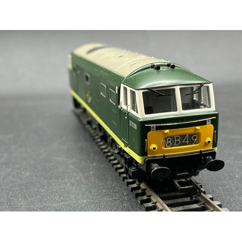 256 - Two 'OO' Bo-Bo Locomotives, Heljan 3501 Class 35 D7309 (with DCC decoder not fitted) and Hornby R212... 