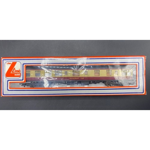 333 - 12 'OO' gauge Lima Coaches & Tankers (7 boxed/5 unboxed) (1600g)
5341W - Loose in box
305321W - Boxe... 