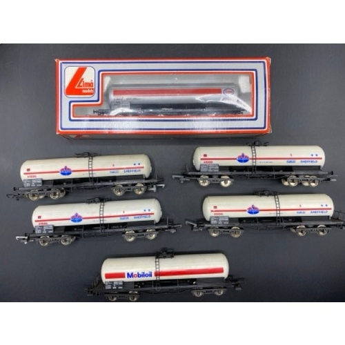 333 - 12 'OO' gauge Lima Coaches & Tankers (7 boxed/5 unboxed) (1600g)
5341W - Loose in box
305321W - Boxe... 