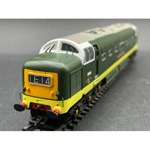 257 - OO Gauge Class 46 Bachmann 31-077 1-Co-Co-1 & Class 55 Bachmann 32-525, Tested Runners
(1450g)
Bachm... 