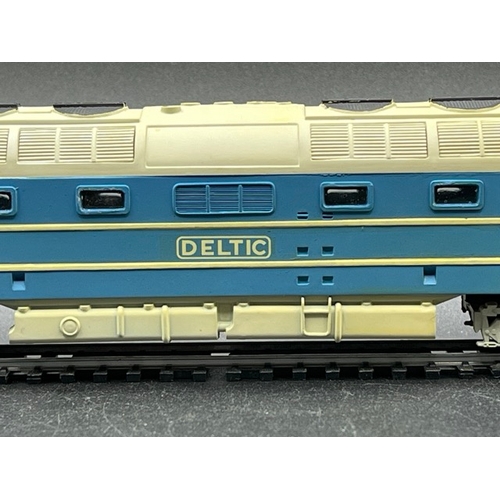 258 - Two 'OO' Locomotives and Railcar, Tested Runners
(1000g)
DP1 Deltic Prototype Co-Co Diesel/Electric ... 