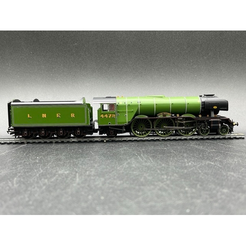 260 - Hornby R2441 Class A3 4-6-2 4472 