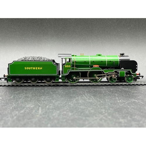 261 - Two OO Southern Steam Locomotives Hornby R374 & Hornby R2018, Tested Runners
(800g)
Hornby R374 Batt... 