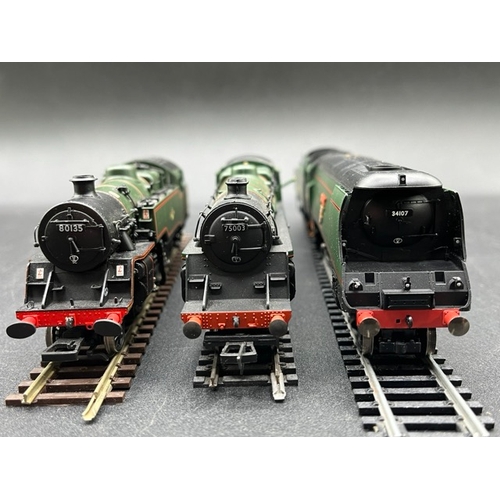 262 - Three 'OO' BR Late Crest Lined Green Steam Locomotives, Tested Runners, Hornby R2926, Bachmann 31-10... 