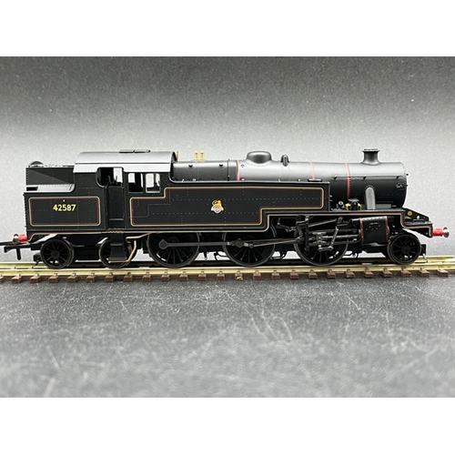 266 - Two BR Early Emblem OO Steam Locomotives, Tested Runners, Hornby R2731 & Bachmann 31-626A
(1000g)
Ho... 