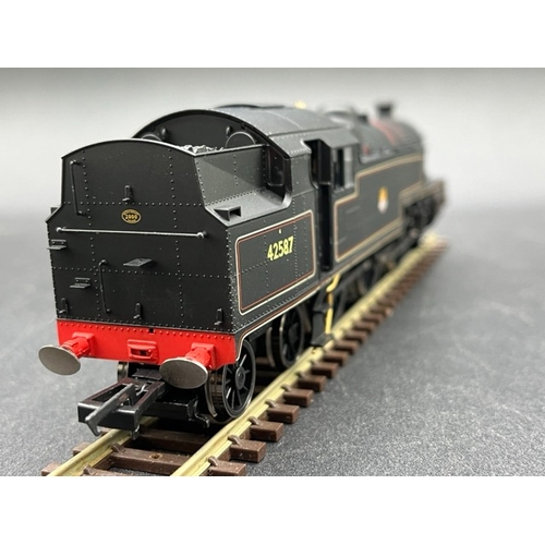 266 - Two BR Early Emblem OO Steam Locomotives, Tested Runners, Hornby R2731 & Bachmann 31-626A
(1000g)
Ho... 