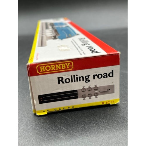 82 - Hornby R8211 Rolling road for all types of steam locomotive
(450g)