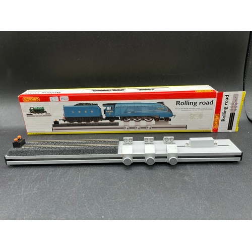 82 - Hornby R8211 Rolling road for all types of steam locomotive
(450g)