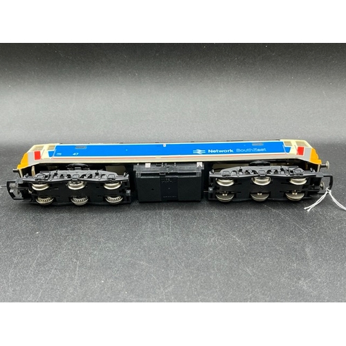 194 - Hornby Class 47 Hornby Loco in NSE livery with four coaches
(1100g)
Hornby R219 Class 47 in NSE Live... 