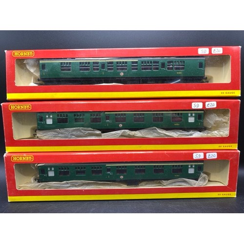 341 - 19 Hornby & Bachmann boxed Coaches in BR Green, BR Maroon, BR crimson and cream, Great Western choco... 