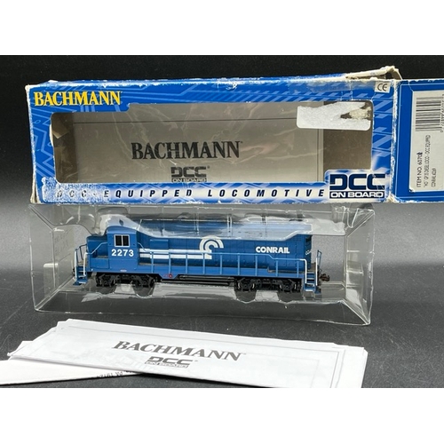 138 - Two HO DCC Bachmann Conrail Diesel Locomotives, Not Tested as DCC
(850g)
Bachmann USA 60306 GP40 EMD... 