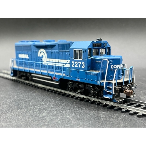 138 - Two HO DCC Bachmann Conrail Diesel Locomotives, Not Tested as DCC
(850g)
Bachmann USA 60306 GP40 EMD... 