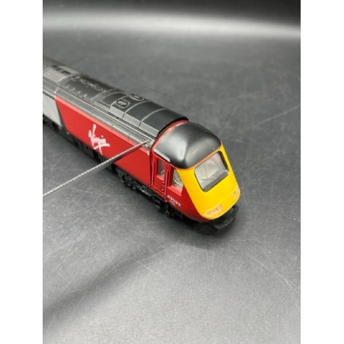 342 - Non-motorised Hornby Class 43 High Speed Train, Dummy cars of Maiden Voyager & Lady In Red together ... 