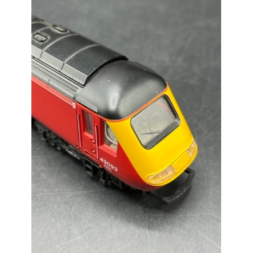 342 - Non-motorised Hornby Class 43 High Speed Train, Dummy cars of Maiden Voyager & Lady In Red together ... 