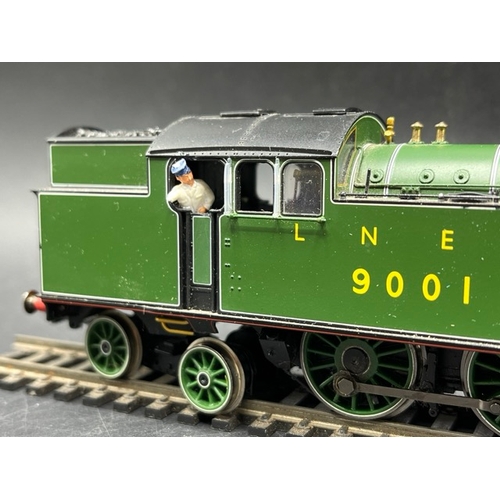 267 - Hornby R2912X Thompson L1 Class 2-6-4T 9001 in LNER Green (DCC Fitted), Not Tested as DCC
(450g)
Det... 