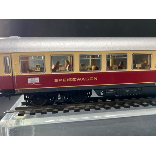 146 - 9 'HO' Maroon and Cream Continental Cars/Coaches from Märklin, Fleischmann, Liliput and Lima 'Ready-... 