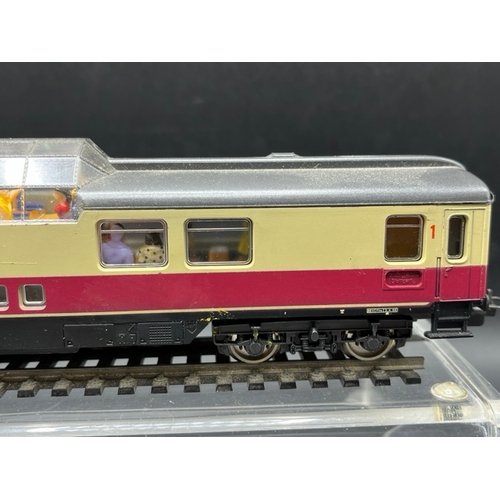 146 - 9 'HO' Maroon and Cream Continental Cars/Coaches from Märklin, Fleischmann, Liliput and Lima 'Ready-... 