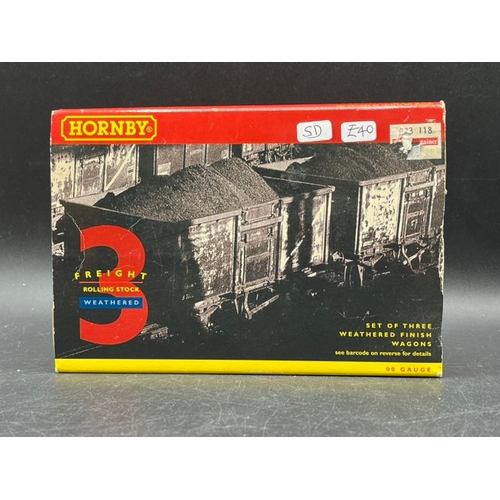 345 - 13 Boxed OO gauge Rolling-stock
(1100g)
Hornby R6154A PGA aggregate hoppers - RMC Ready Mix Concrete... 