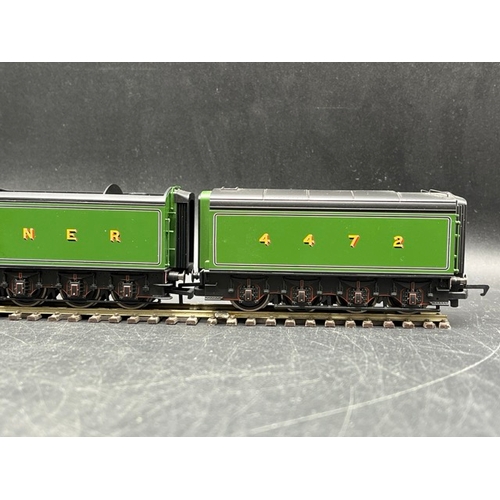 271 - OO gauge Limited Presentation Edition 4472 Flying Scotsman set (R075) with double tender, Un-boxed, ... 