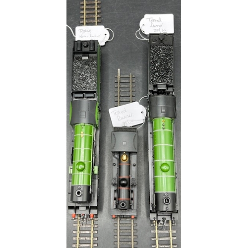 272 - Two LNER Tested Runner OO Steam locomotives, with Hornby R378 'Cheshire' without MOTOR
(1000g)
Bachm... 