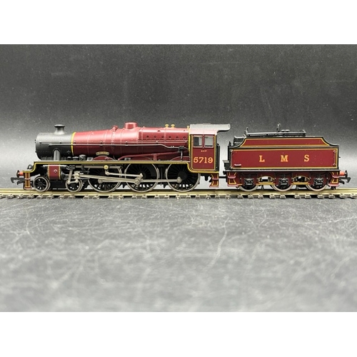 273 - Two OO Mainline LMS Crimson 4-6-0 Steam Locomotives, one Tested Runner
(900g)
Mainline 37046 Class 6... 