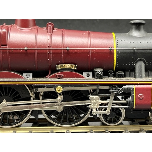 273 - Two OO Mainline LMS Crimson 4-6-0 Steam Locomotives, one Tested Runner
(900g)
Mainline 37046 Class 6... 