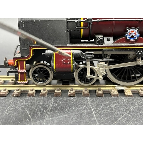 273 - Two OO Mainline LMS Crimson 4-6-0 Steam Locomotives, one Tested Runner
(900g)
Mainline 37046 Class 6... 