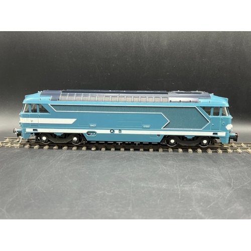 112 - O gauge 3-Rail Lima SNCF Diesel Locomotive #67001, NOT Tested
(1000g)
Un-boxed