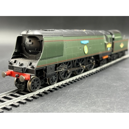 202 - Hornby R2308M 'The Excalibur Express' Train Pack Ex-SR Tangmere Loco & 3 Coaches, Tested Runner
(120... 