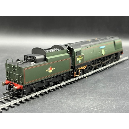 202 - Hornby R2308M 'The Excalibur Express' Train Pack Ex-SR Tangmere Loco & 3 Coaches, Tested Runner
(120... 