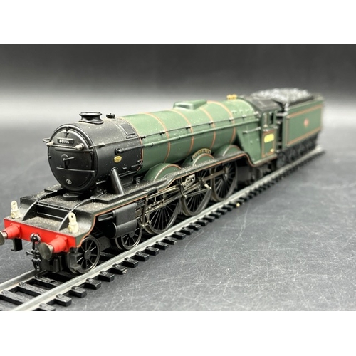 209 - Hornby R2195M 'The Master Cutler' Trainpack with A3 4-6-2 'Flying Fox' 60106 in BR green and 3 Mk1 c... 