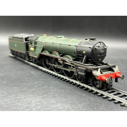 209 - Hornby R2195M 'The Master Cutler' Trainpack with A3 4-6-2 'Flying Fox' 60106 in BR green and 3 Mk1 c... 