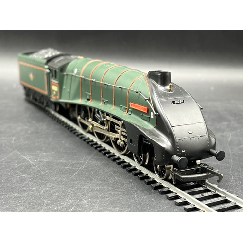 210 - Hornby R2032 Heart Of Midlothian Pack - including Class A4 - Guillemot 60020 and 3 Coaches, Tested R... 