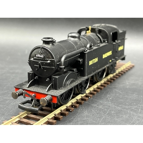 211 - Hornby R2981 London 1948 train pack with Class N2 BR, ex-LNER Brake Composite coach & ex-LNER Full 3... 