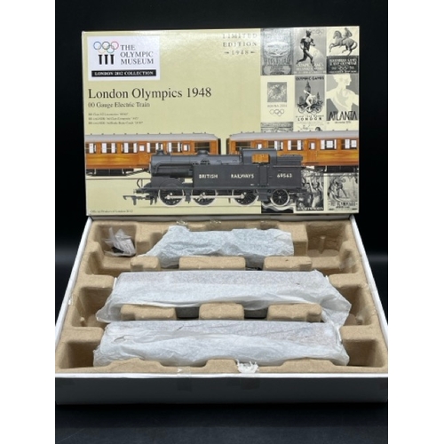 211 - Hornby R2981 London 1948 train pack with Class N2 BR, ex-LNER Brake Composite coach & ex-LNER Full 3... 