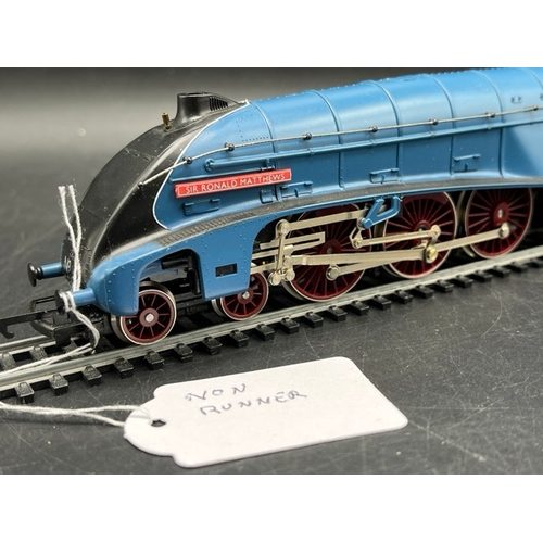 215 - Hornby R649 'Sir Ronald Matthews' Locomotive LNER #1 'Going for the Record' collectors plate, Tested... 