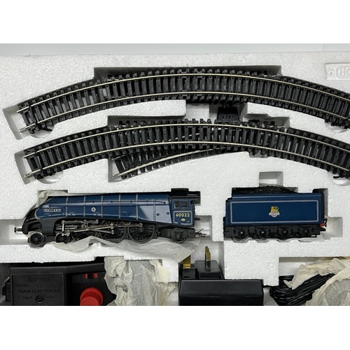 217 - Hornby R1040 The Mallard Train Set, Tested Runner
(2700g)
Appears complete
Perhaps previously used
T... 