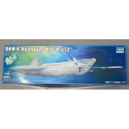 2 - Trumpeter DKM U-Boat Type VIIC U-552 - 06801 including Magic scale modelling Synchronised Lights & S... 